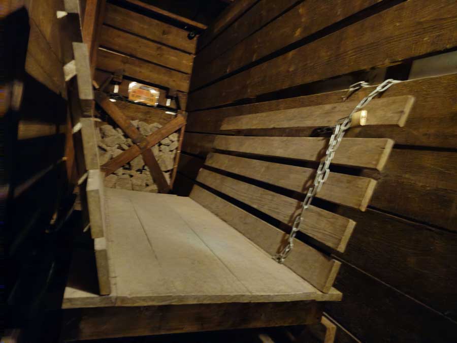 Un Escape game nancy où vous êtes coincé dans une mine chariot à charbon
